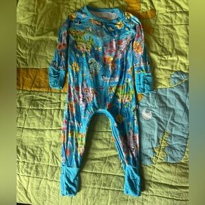 Little Sleepies Around the World Crescent Zippy